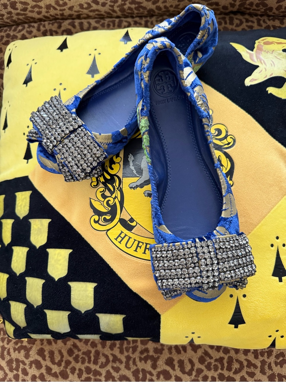 New Condition Tory Burch Viola Embellished Bow Blue & Gold Velvet 7